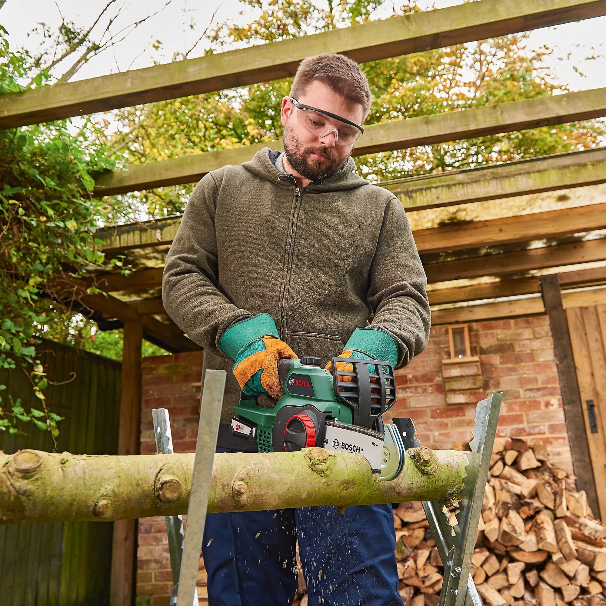 Bosch Power for all UniversalChain18 Cordless Chainsaw - Image 2