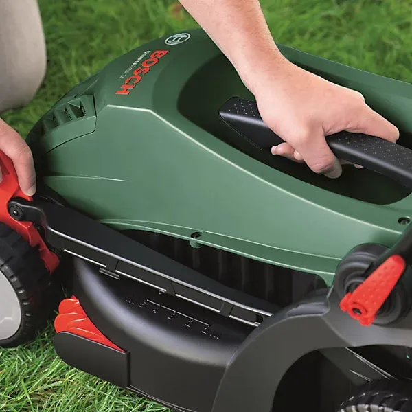 Bosch UniversalRotak 34-410 Corded Rotary Lawnmower - Image 3